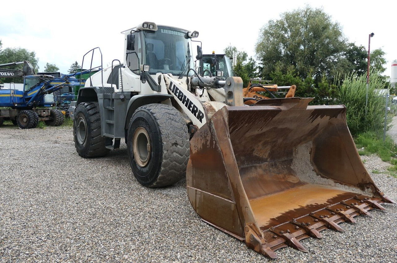 Liebherr L 576 - Kolový nakladač: obrázek 3 Liebherr L 576 - Kolový nakladač: obrázek 3