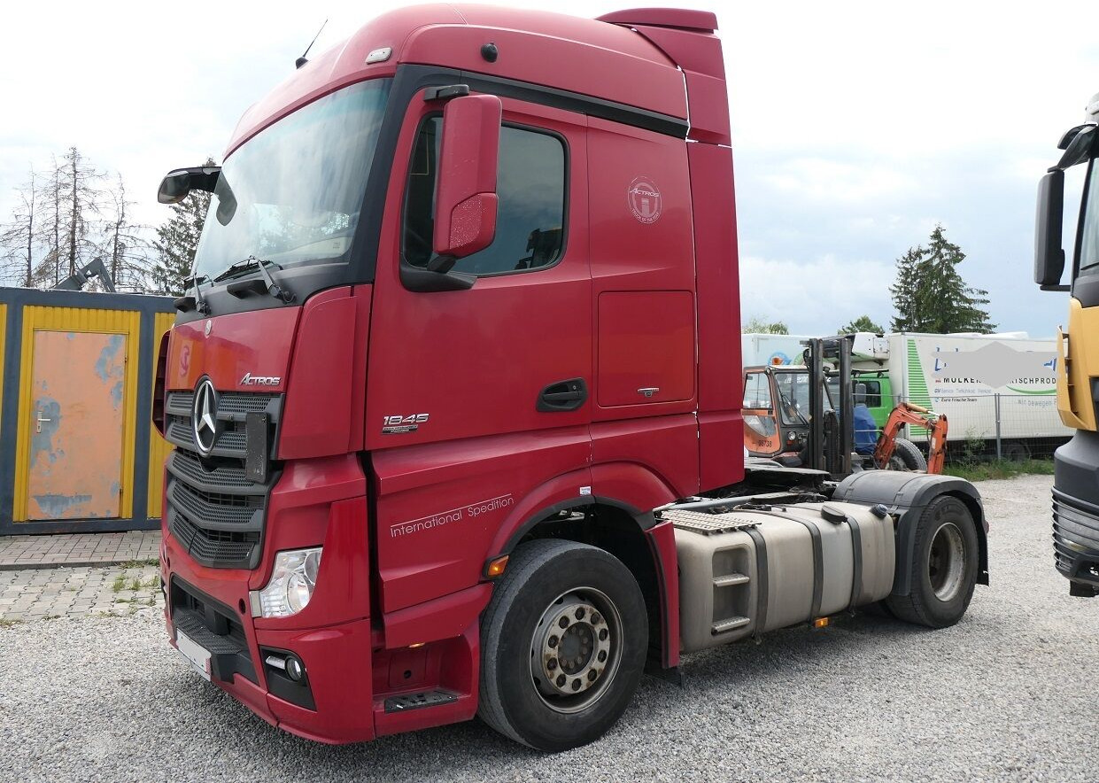 Tahač Mercedes-Benz Actros 1845: obrázek 8