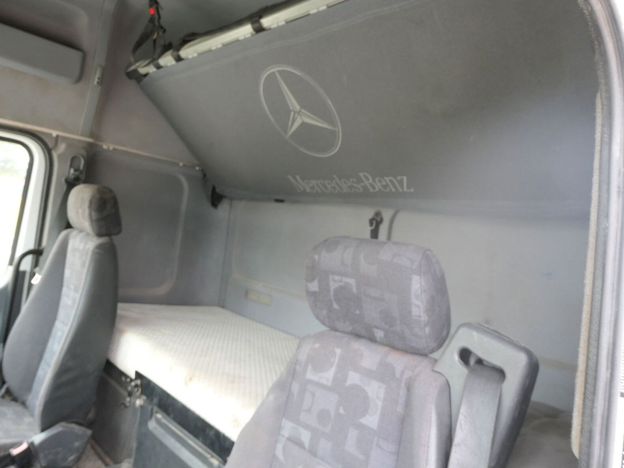 Tahač Mercedes-Benz Axor 1843: obrázek 9