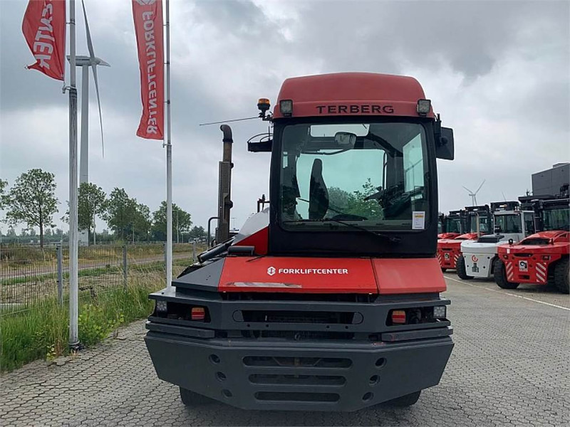Terberg RT222 4x4 - Terminálový traktor: obrázek 4 Terberg RT222 4x4 - Terminálový traktor: obrázek 4