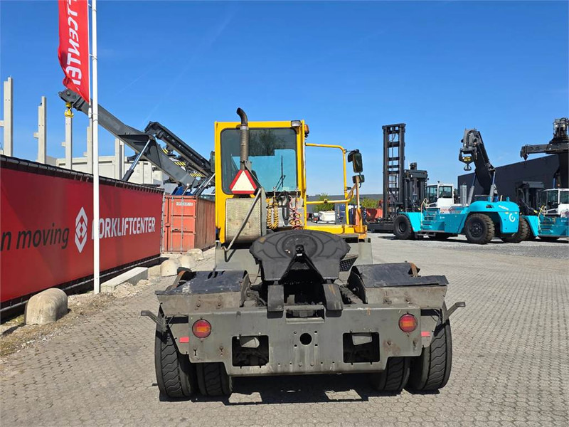 Terberg YT182 - Terminálový traktor: obrázek 5 Terberg YT182 - Terminálový traktor: obrázek 5