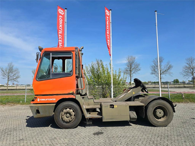 Terberg YT182 - Terminálový traktor: obrázek 4 Terberg YT182 - Terminálový traktor: obrázek 4