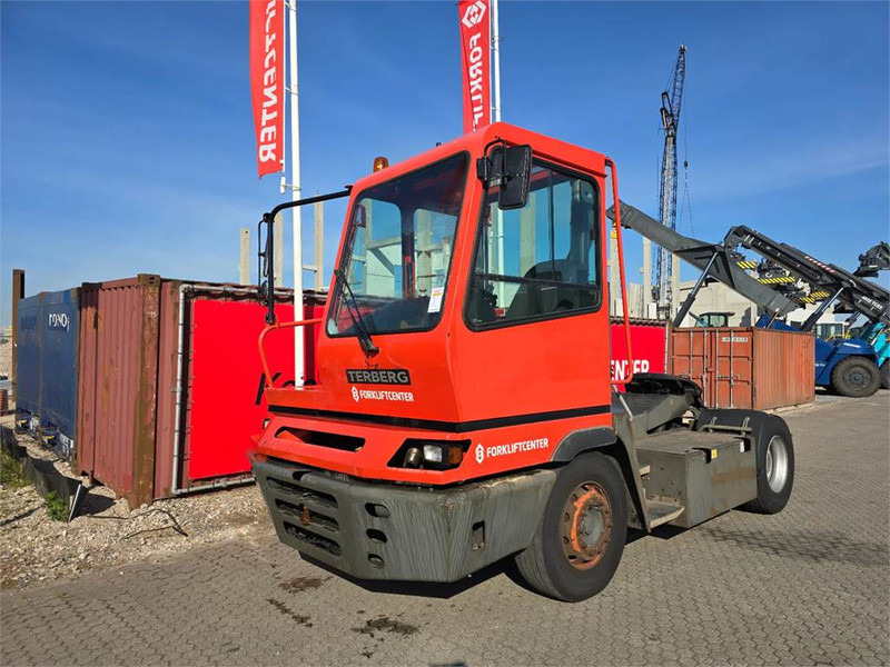 Terberg YT182 - Terminálový traktor: obrázek 2 Terberg YT182 - Terminálový traktor: obrázek 2
