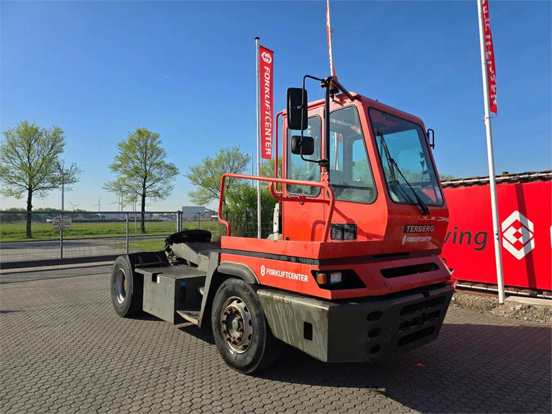 Terberg YT182 - Terminálový traktor: obrázek 1 Terberg YT182 - Terminálový traktor: obrázek 1