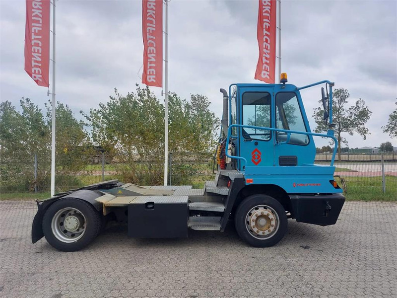 Terberg YT182 - Terminálový traktor: obrázek 3 Terberg YT182 - Terminálový traktor: obrázek 3