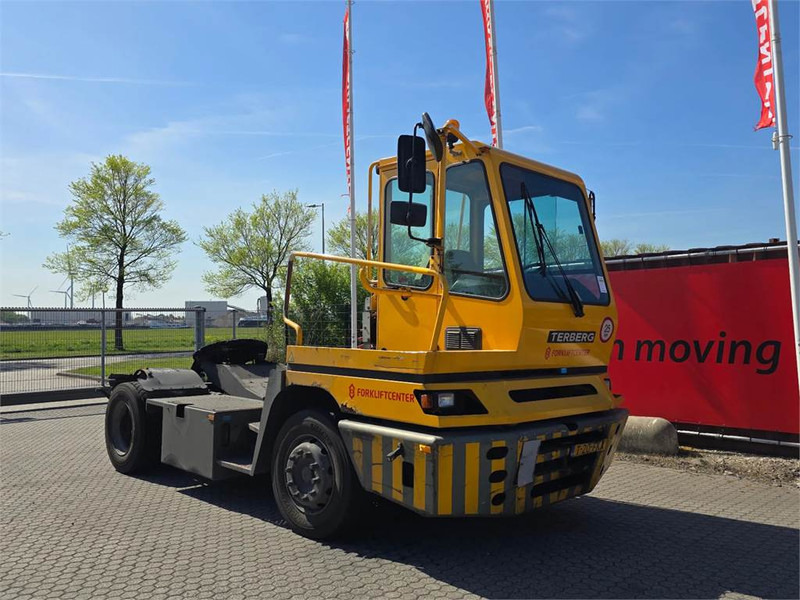Terberg YT182 - Terminálový traktor: obrázek 1 Terberg YT182 - Terminálový traktor: obrázek 1