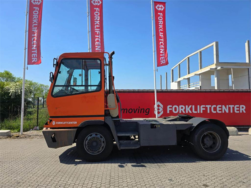 Terberg YT182 - Terminálový traktor: obrázek 4 Terberg YT182 - Terminálový traktor: obrázek 4