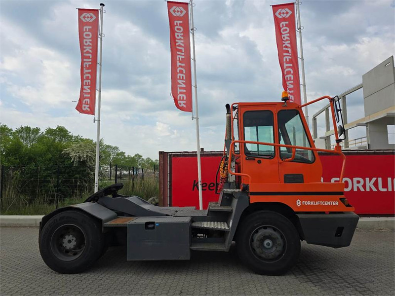 Terberg YT182 - Terminálový traktor: obrázek 3 Terberg YT182 - Terminálový traktor: obrázek 3