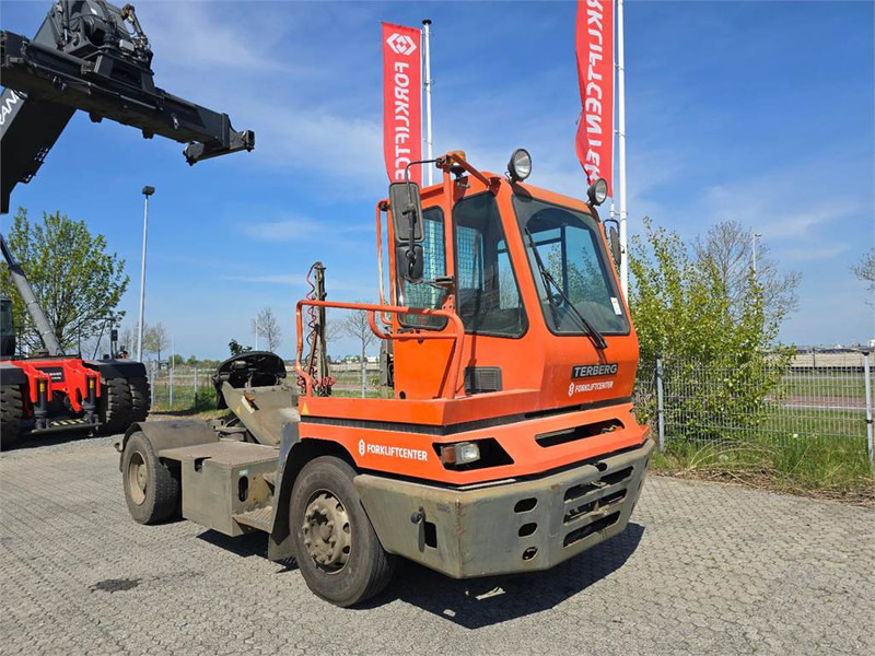 Terberg YT182 - Terminálový traktor: obrázek 1 Terberg YT182 - Terminálový traktor: obrázek 1