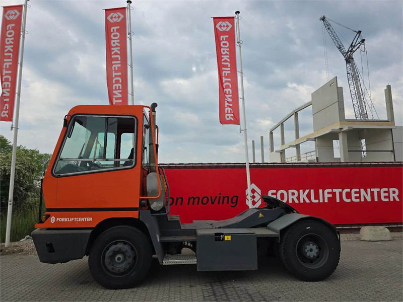 Terberg YT182 - Terminálový traktor: obrázek 4 Terberg YT182 - Terminálový traktor: obrázek 4