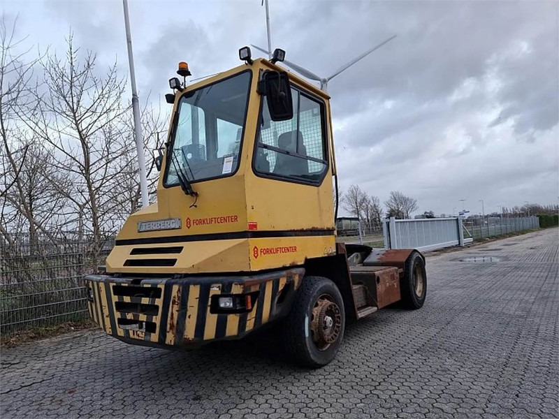 Terberg YT220 - Terminálový traktor: obrázek 2 Terberg YT220 - Terminálový traktor: obrázek 2