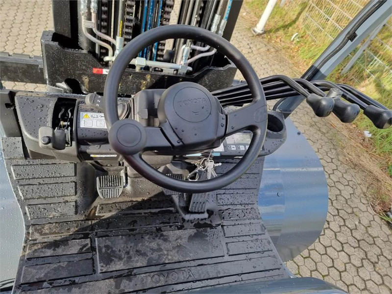 Dieselový vysokozdvižný vozík Toyota 8FD70F: obrázek 9