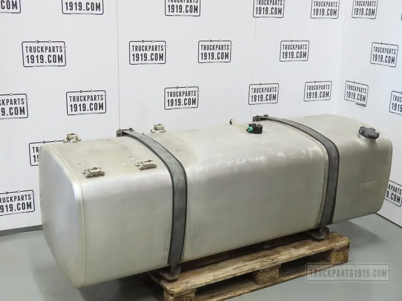 DAF 1945569 | Brandstoftank + steunen 690L - Palivová nádrž pro Nákladní auto: obrázek 1 DAF 1945569 | Brandstoftank + steunen 690L - Palivová nádrž pro Nákladní auto: obrázek 1