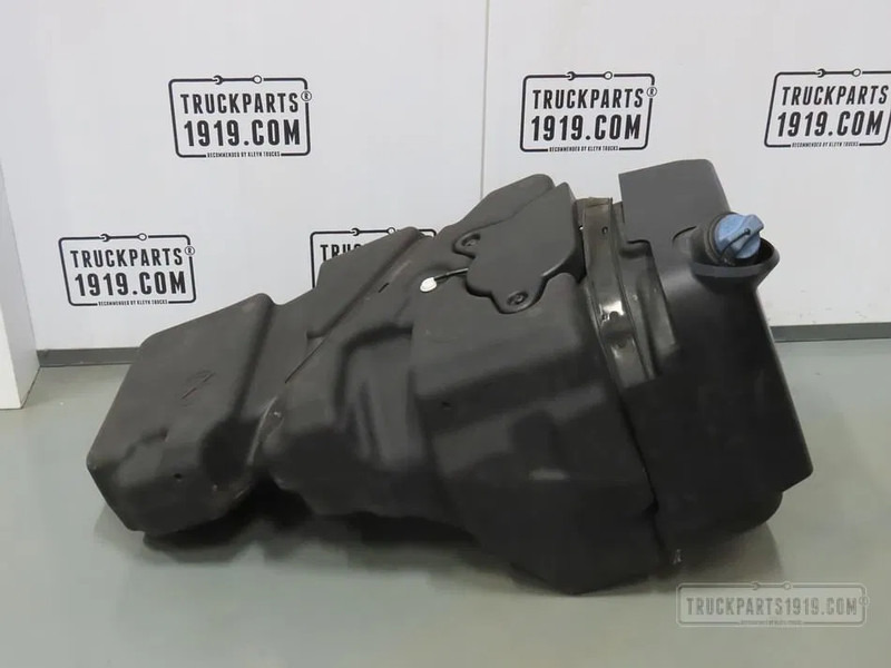 DAF 2022767 AdBlue tank XF - Výfukový systém pro Nákladní auto: obrázek 1 DAF 2022767 AdBlue tank XF - Výfukový systém pro Nákladní auto: obrázek 1
