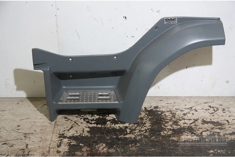 DAF CF 65 Body & Chassis Parts Opstapbak DAF CF65 & CF75 LV - Stupátko pro Nákladní auto: obrázek 1 DAF CF 65 Body & Chassis Parts Opstapbak DAF CF65 & CF75 LV - Stupátko pro Nákladní auto: obrázek 1