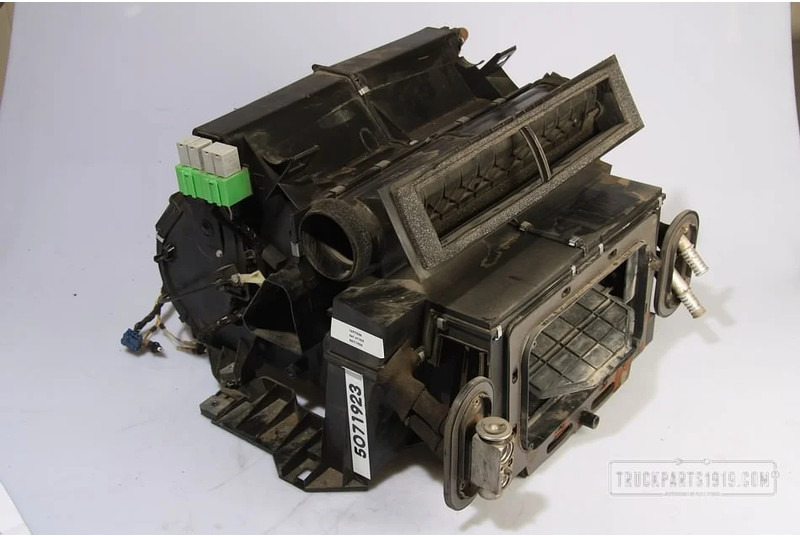 DAF Heating, Ventilation & AC Kachel unit DAF XF105 - Topení/ Ventilace pro Nákladní auto: obrázek 1 DAF Heating, Ventilation & AC Kachel unit DAF XF105 - Topení/ Ventilace pro Nákladní auto: obrázek 1
