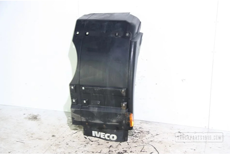 Iveco Body & Chassis Parts Iveco Spatscherm Re. Used - Křídlo pro Nákladní auto: obrázek 1 Iveco Body & Chassis Parts Iveco Spatscherm Re. Used - Křídlo pro Nákladní auto: obrázek 1