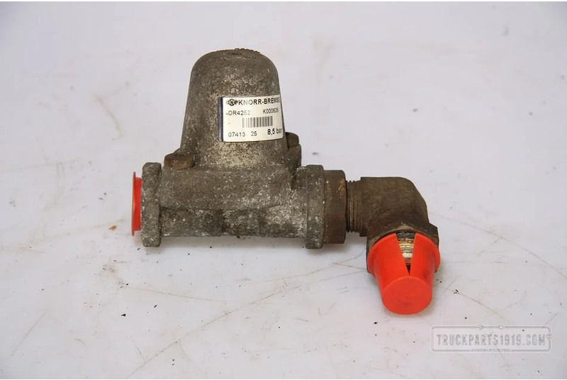 KNORR-BREMSE Compressed Air System Overstroomklep Used - Ventil pro Nákladní auto: obrázek 1 KNORR-BREMSE Compressed Air System Overstroomklep Used - Ventil pro Nákladní auto: obrázek 1