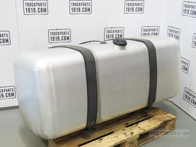 Mercedes-Benz 9604703903 Brandstoftank + steunen 630L - Palivová nádrž pro Nákladní auto: obrázek 1 Mercedes-Benz 9604703903 Brandstoftank + steunen 630L - Palivová nádrž pro Nákladní auto: obrázek 1