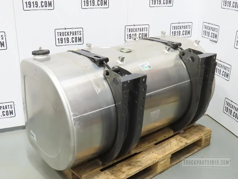 Volvo 21335679 Brandstoftank + steunen 550L - Palivová nádrž pro Nákladní auto: obrázek 2 Volvo 21335679 Brandstoftank + steunen 550L - Palivová nádrž pro Nákladní auto: obrázek 2