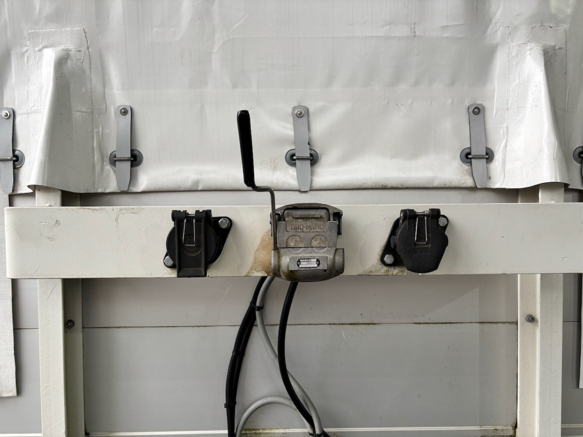 ANDRES SA 9000 - Plachtový návěs: obrázek 3 ANDRES SA 9000 - Plachtový návěs: obrázek 3