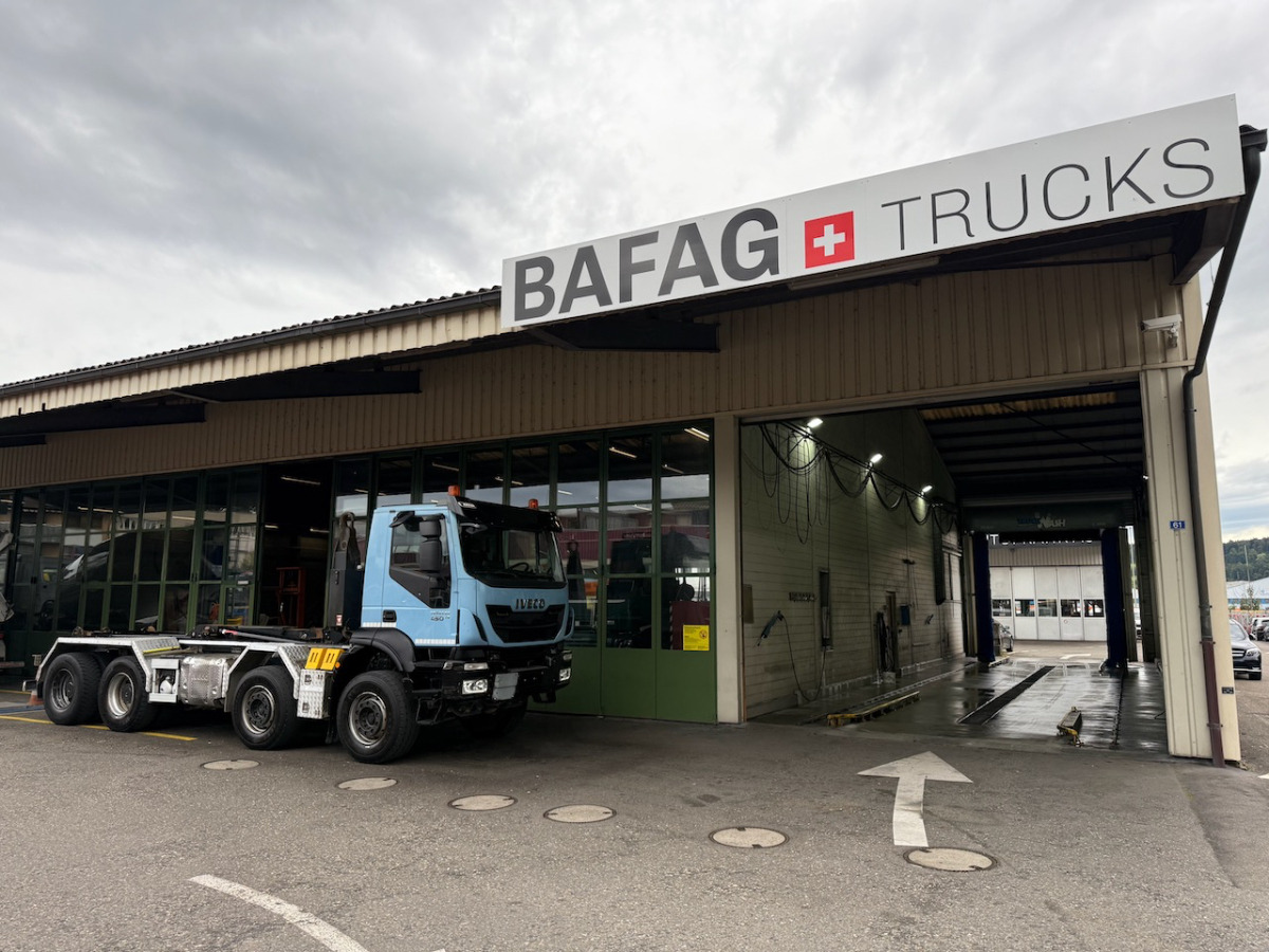 IVECO 340T45 Trakker 8x4 - Hákový nosič kontejnerů: obrázek 2 IVECO 340T45 Trakker 8x4 - Hákový nosič kontejnerů: obrázek 2