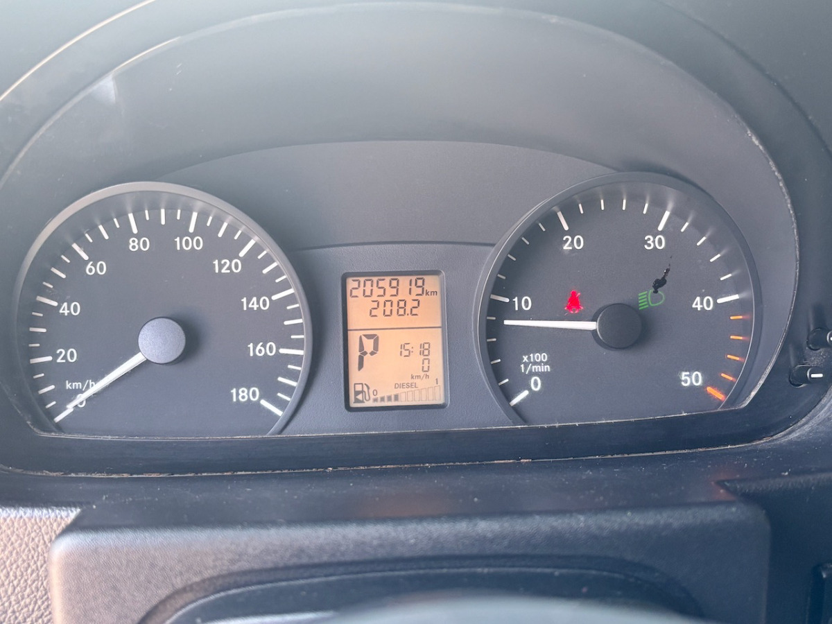 Dodávka valník, Dodávka s dvojitou kabinou MERCEDES 316 CDI: obrázek 15 Dodávka valník, Dodávka s dvojitou kabinou MERCEDES 316 CDI: obrázek 15