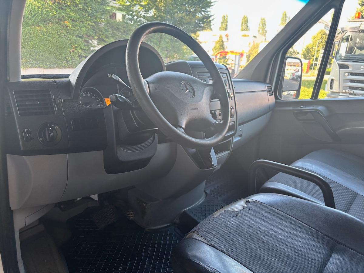 Dodávka valník, Dodávka s dvojitou kabinou MERCEDES 316 CDI: obrázek 12 Dodávka valník, Dodávka s dvojitou kabinou MERCEDES 316 CDI: obrázek 12