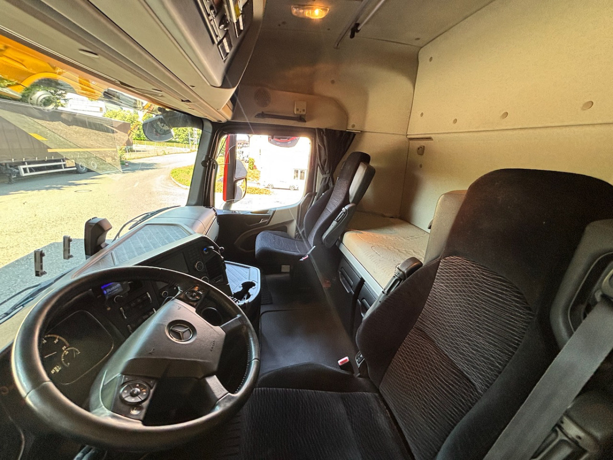 MERCEDES Actros 1848 - Skříňový nákladní auto: obrázek 4 MERCEDES Actros 1848 - Skříňový nákladní auto: obrázek 4