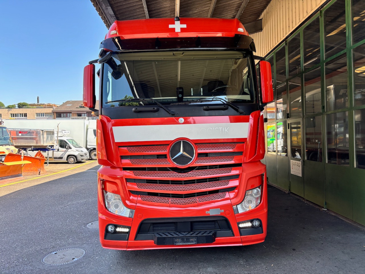 MERCEDES Actros 1848 - Skříňový nákladní auto: obrázek 3 MERCEDES Actros 1848 - Skříňový nákladní auto: obrázek 3