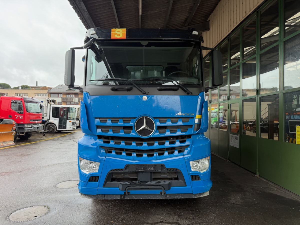 MERCEDES Arocs 4451 - Sklápěč: obrázek 3 MERCEDES Arocs 4451 - Sklápěč: obrázek 3