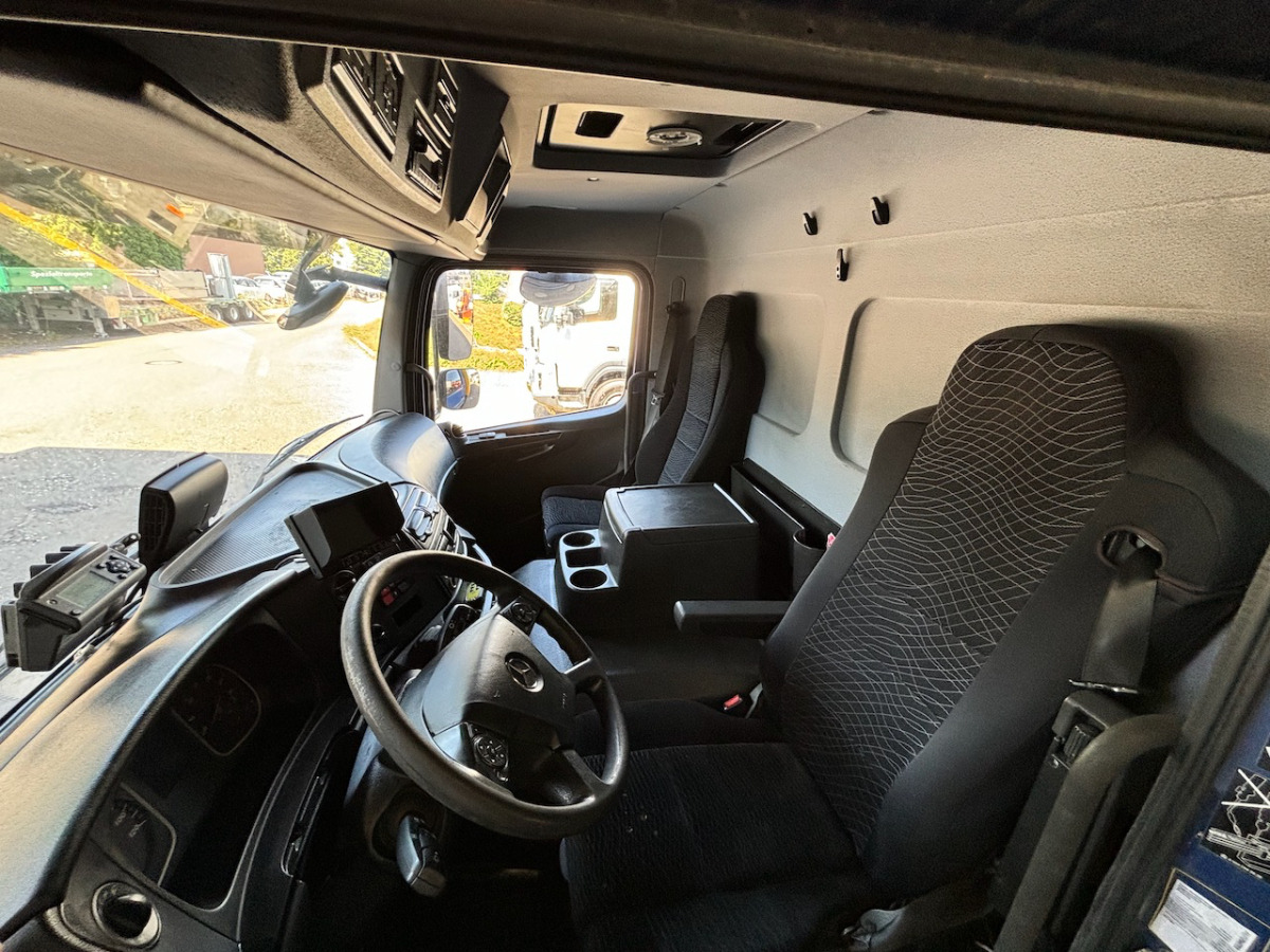 MERCEDES Atego 1224 - Plachtový nákladní auto: obrázek 4 MERCEDES Atego 1224 - Plachtový nákladní auto: obrázek 4