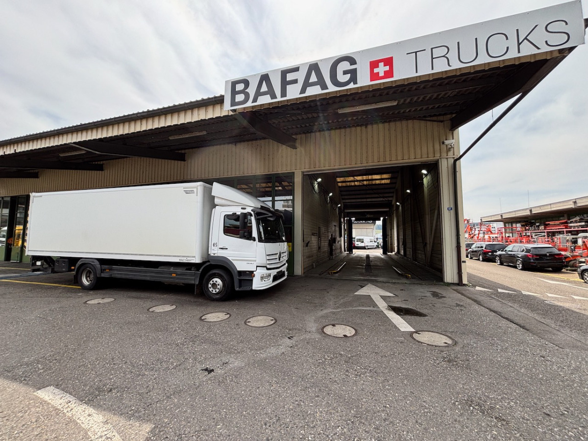 MERCEDES Atego 1530 - Skříňový nákladní auto: obrázek 2 MERCEDES Atego 1530 - Skříňový nákladní auto: obrázek 2