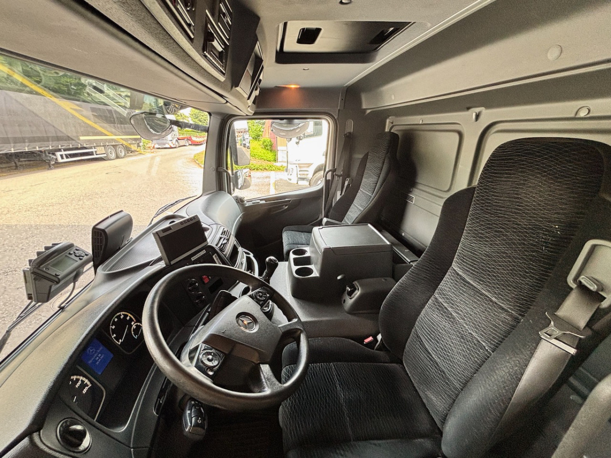 MERCEDES Atego 1530 - Skříňový nákladní auto: obrázek 4 MERCEDES Atego 1530 - Skříňový nákladní auto: obrázek 4