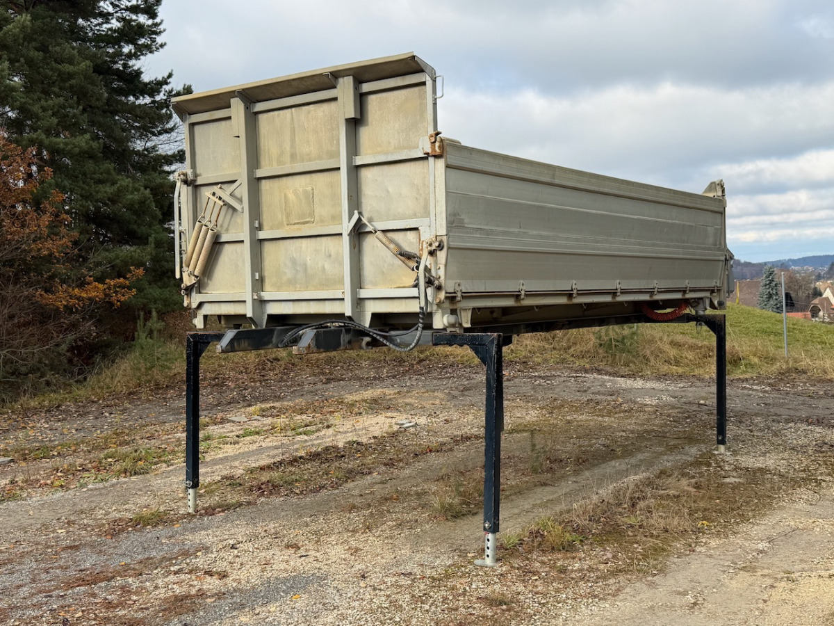 RENAULT C520 8x4 Wechselsystem Siloki + Kipper - Sklápěč: obrázek 2 RENAULT C520 8x4 Wechselsystem Siloki + Kipper - Sklápěč: obrázek 2