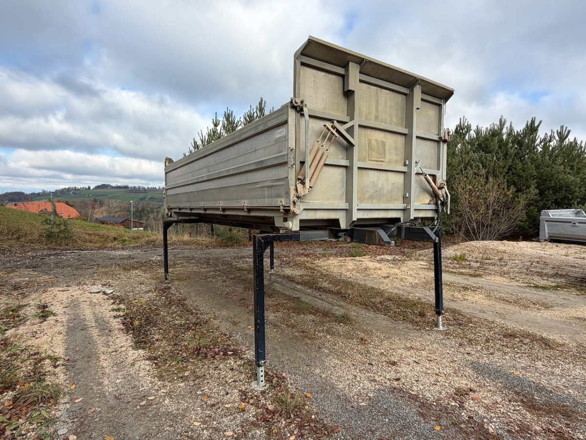 RENAULT C520 8x4 Wechselsystem Siloki + Kipper - Sklápěč: obrázek 3 RENAULT C520 8x4 Wechselsystem Siloki + Kipper - Sklápěč: obrázek 3