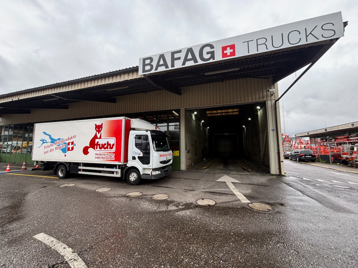 RENAULT Midlum 220-12EL - Chladírenský nákladní automobil: obrázek 2 RENAULT Midlum 220-12EL - Chladírenský nákladní automobil: obrázek 2