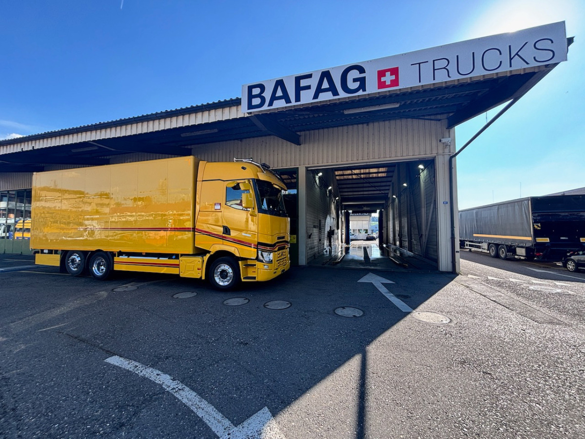 RENAULT T520 - Skříňový nákladní auto: obrázek 2 RENAULT T520 - Skříňový nákladní auto: obrázek 2