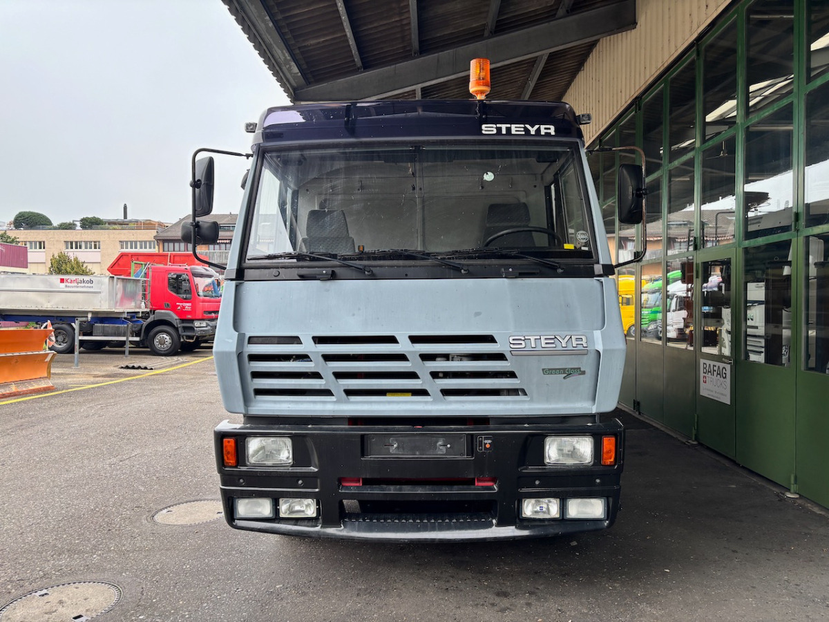 STEYR 26S32/ 6x4 Pisten Enteisung - Plachtový nákladní auto: obrázek 3 STEYR 26S32/ 6x4 Pisten Enteisung - Plachtový nákladní auto: obrázek 3