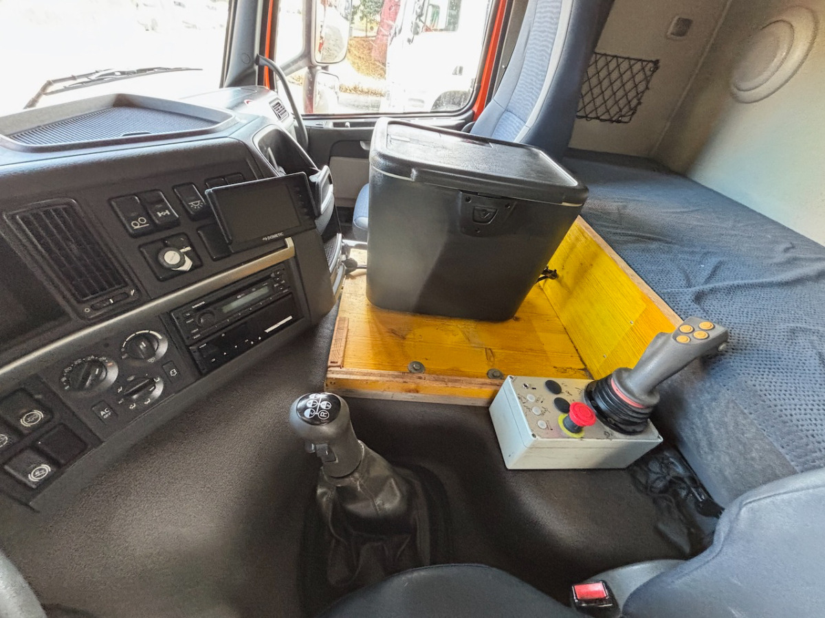 VOLVO FM 400 - Ramenový nosič kontajnerov: obrázek 5 VOLVO FM 400 - Ramenový nosič kontajnerov: obrázek 5