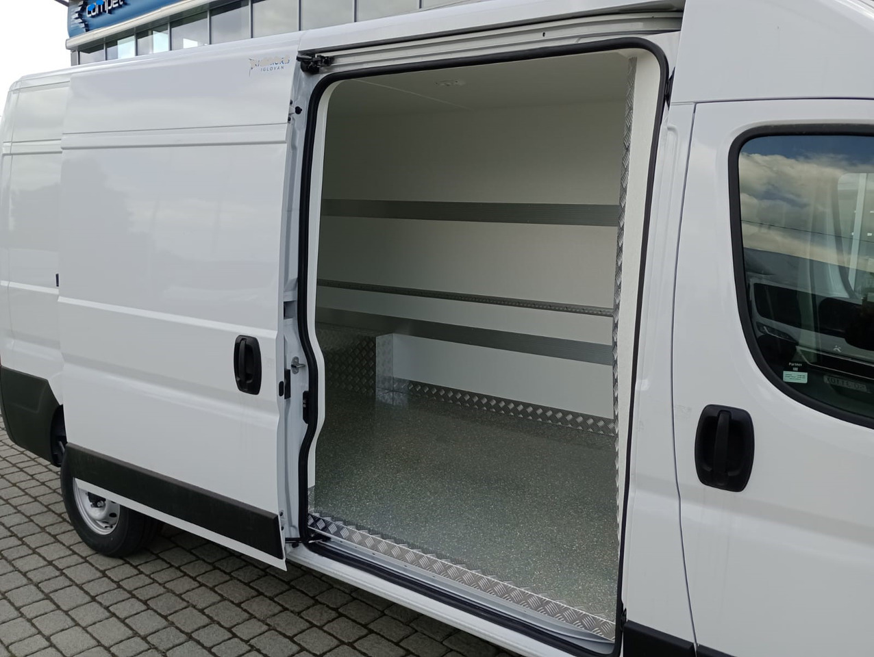 Fiat Ducato 140 L3H2 Kühlkasten - Chladící dodávka: obrázek 4 Fiat Ducato 140 L3H2 Kühlkasten - Chladící dodávka: obrázek 4