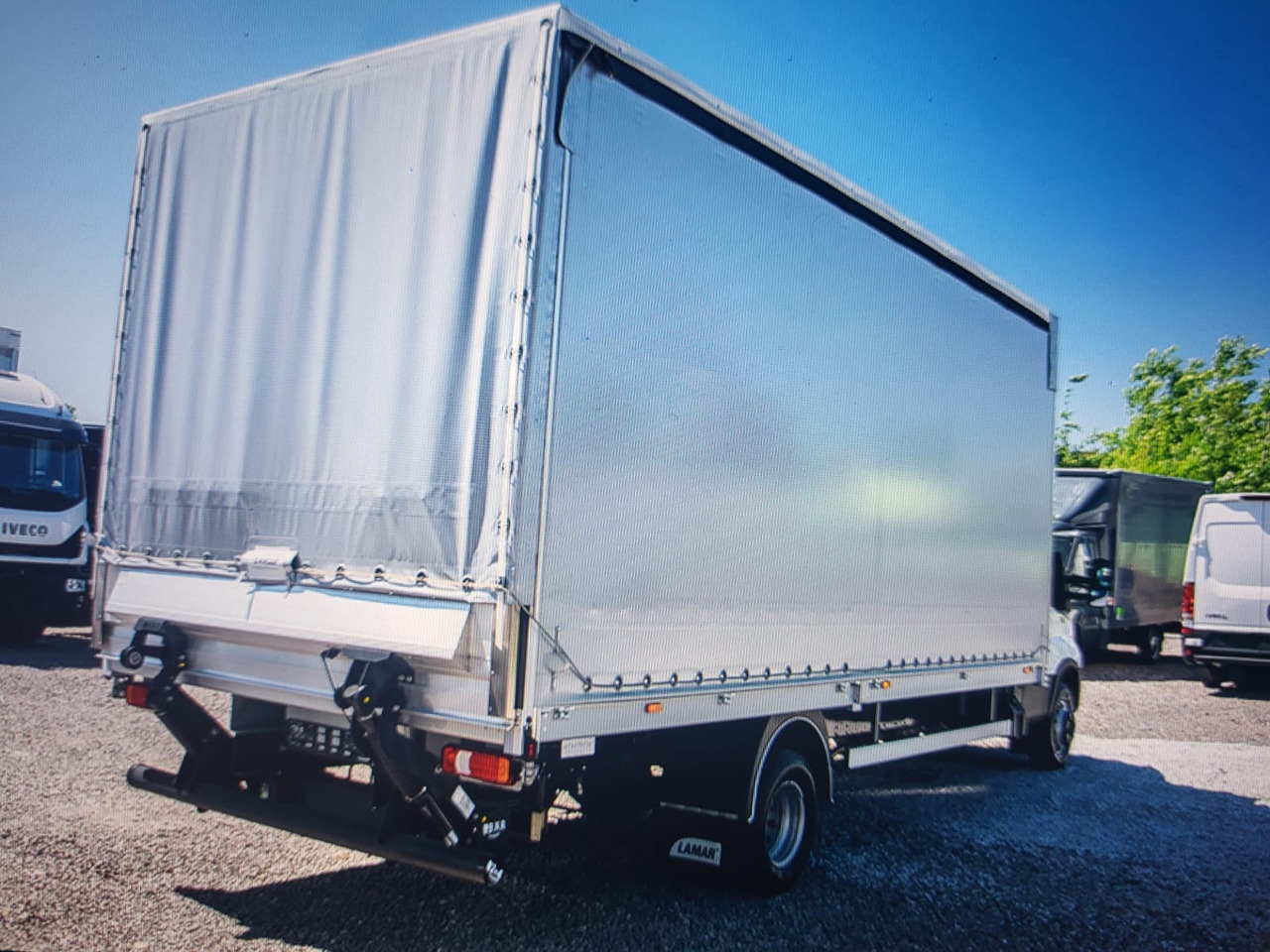 Iveco Daily 70 C18 Pritsche-Plane BÃR - Plachtová dodávka: obrázek 2 Iveco Daily 70 C18 Pritsche-Plane BÃR - Plachtová dodávka: obrázek 2