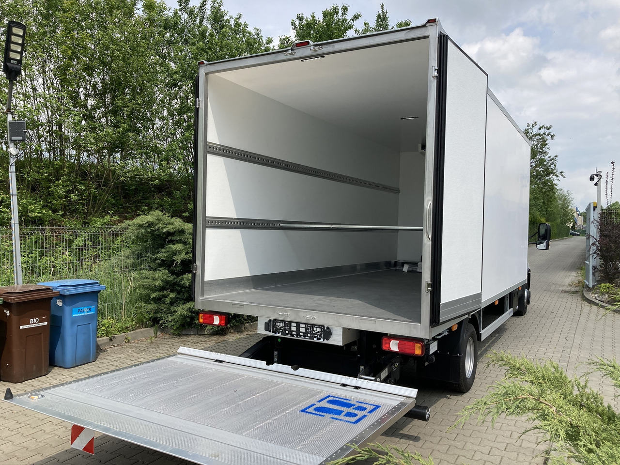Iveco Daily 70C18 Kühlkoffer LBW BÃR - Chladící dodávka: obrázek 4 Iveco Daily 70C18 Kühlkoffer LBW BÃR - Chladící dodávka: obrázek 4