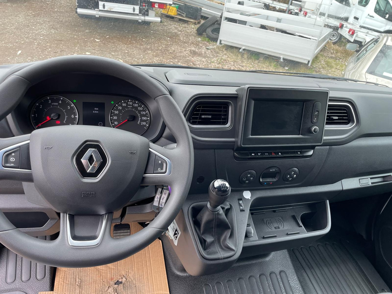 Renault Master 165 Leichtbaukoffer - Dodávka skřín: obrázek 3 Renault Master 165 Leichtbaukoffer - Dodávka skřín: obrázek 3