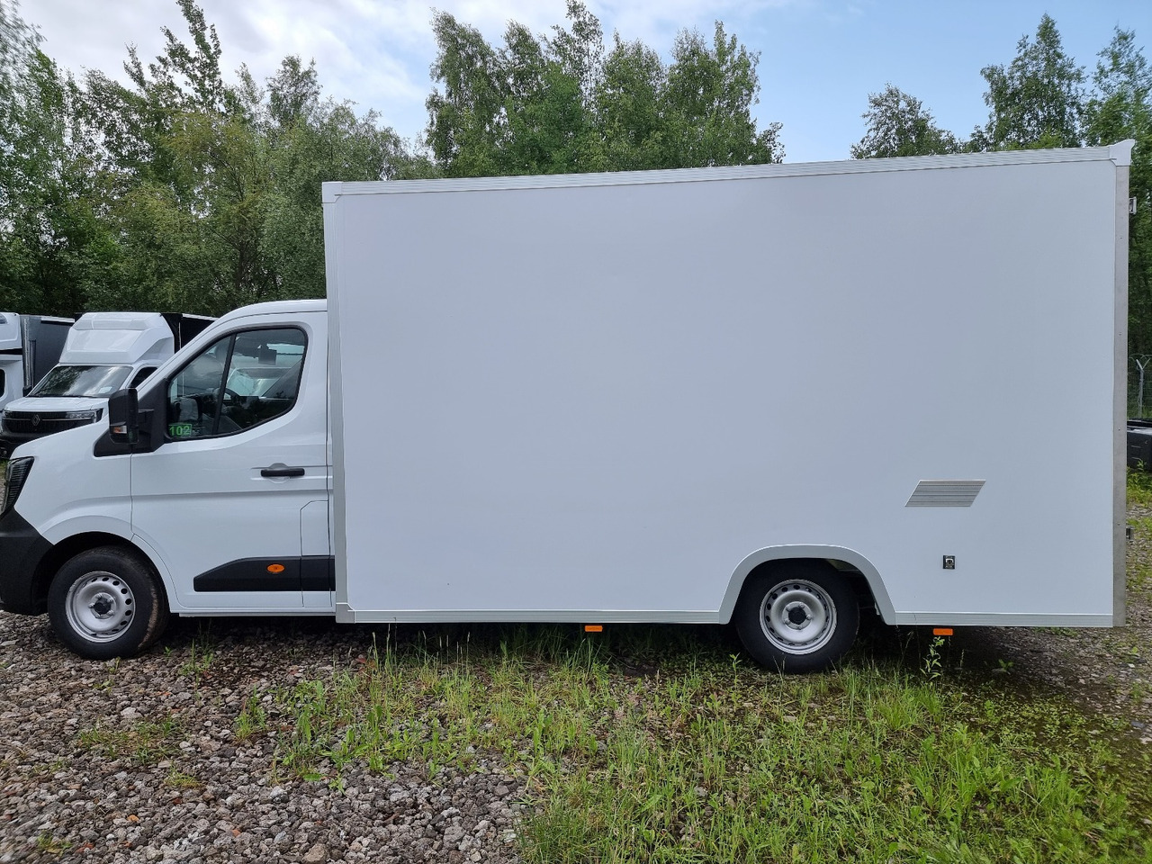 Renault Master 170 Koffer Platform Tiefrahmen - Dodávka skřín: obrázek 2 Renault Master 170 Koffer Platform Tiefrahmen - Dodávka skřín: obrázek 2