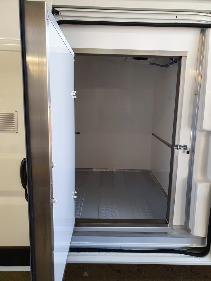 Renault Master L3H2 Tiefkühlkasten -18°C - Chladící dodávka: obrázek 5 Renault Master L3H2 Tiefkühlkasten -18°C - Chladící dodávka: obrázek 5