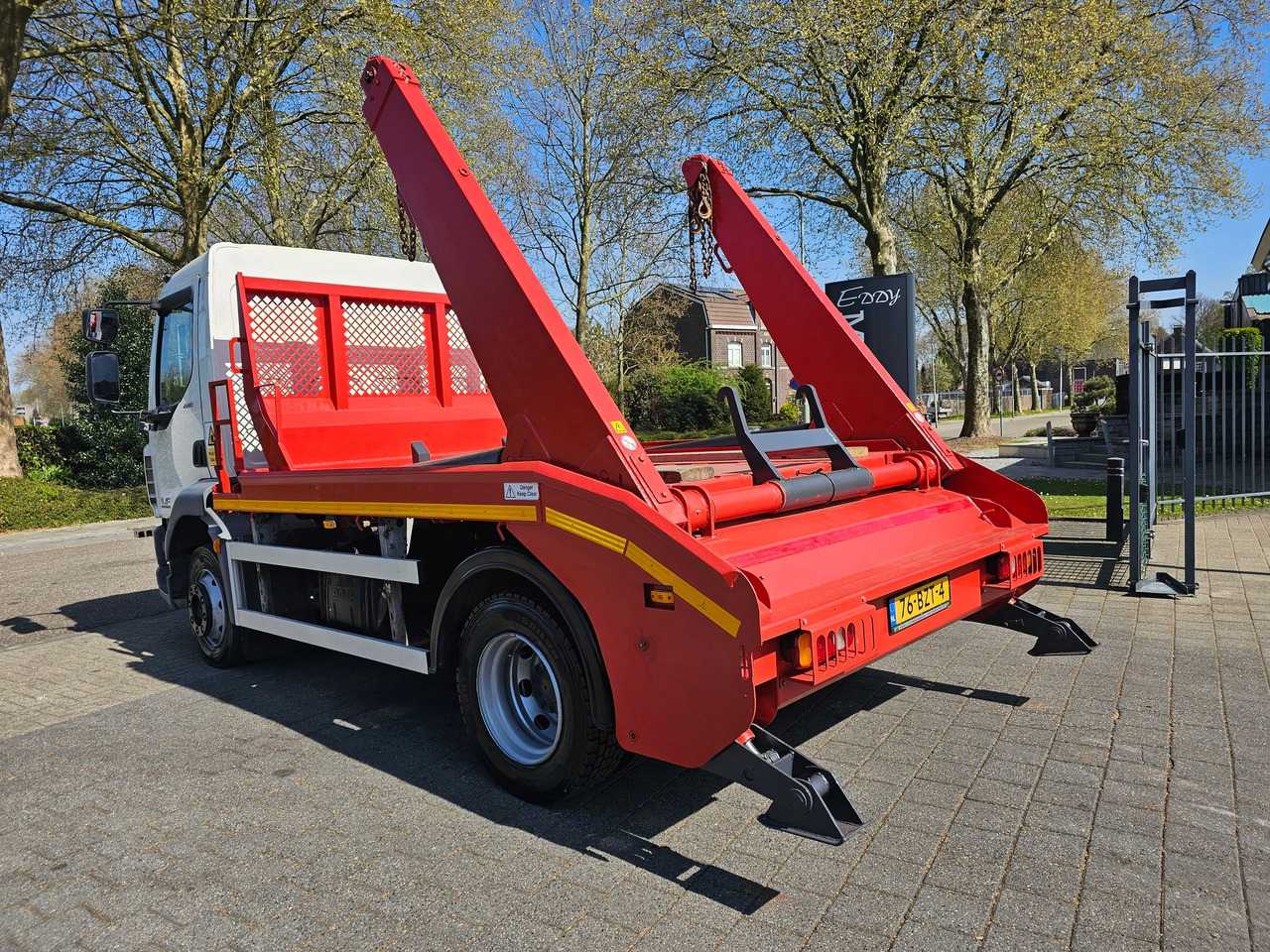 DAF LF 220 Euro 6 - Ramenový nosič kontajnerov: obrázek 4 DAF LF 220 Euro 6 - Ramenový nosič kontajnerov: obrázek 4