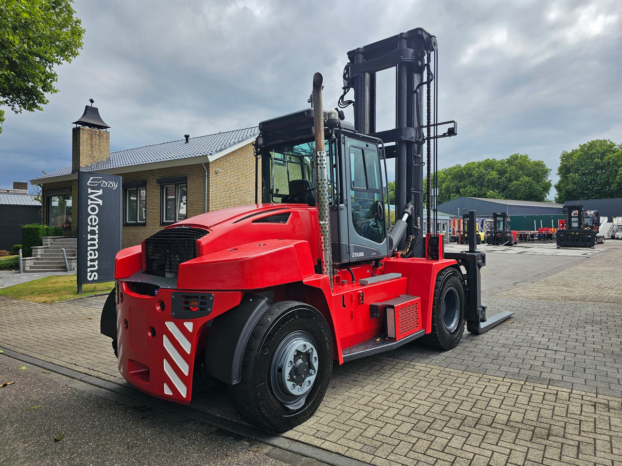 Kalmar DCG 120-6 Diesel - Vysokozdvižný vozík: obrázek 4 Kalmar DCG 120-6 Diesel - Vysokozdvižný vozík: obrázek 4
