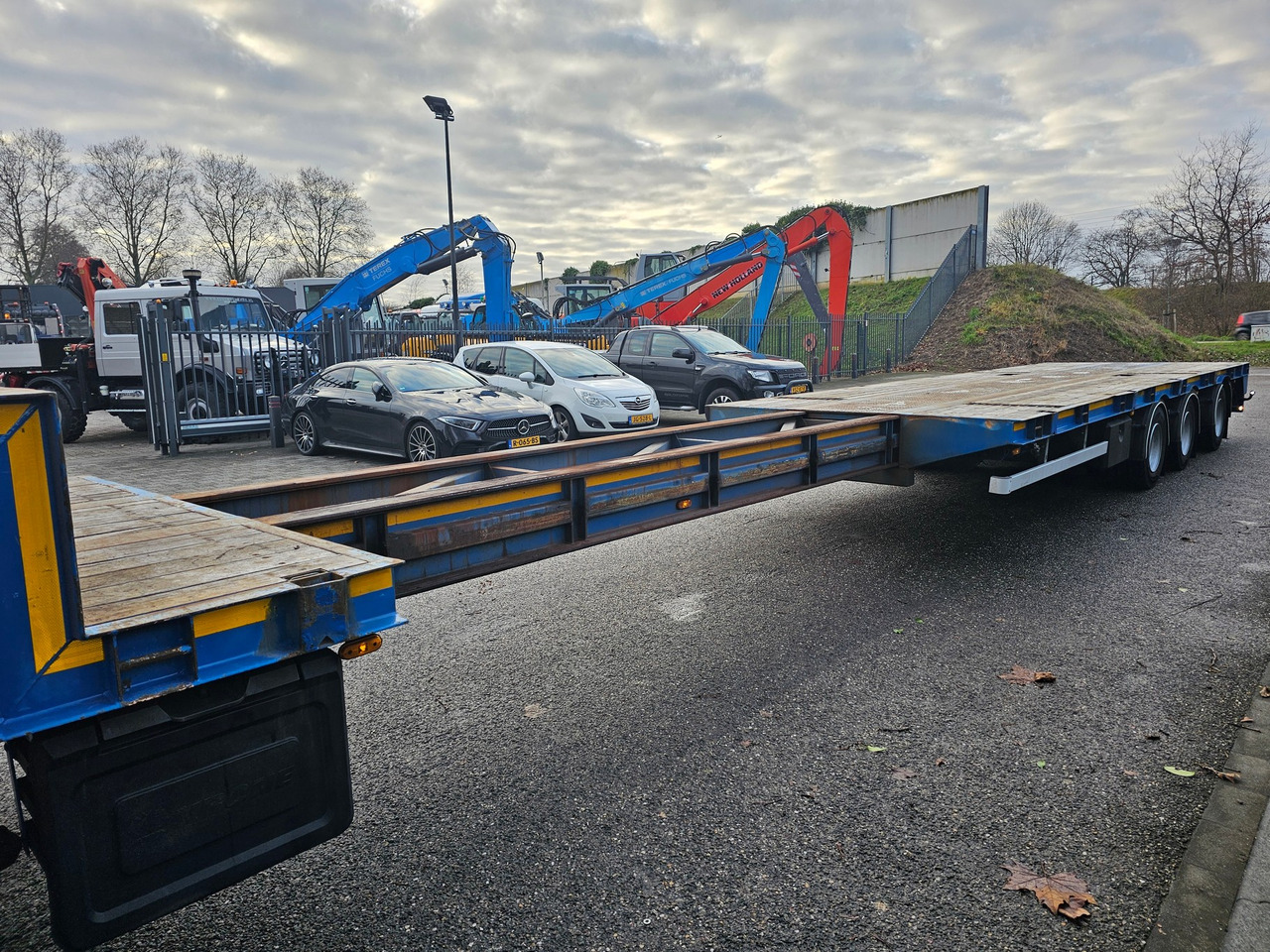 LAG O-3-40 UF Semie lowloader - Podvalníkový návěs: obrázek 4 LAG O-3-40 UF Semie lowloader - Podvalníkový návěs: obrázek 4