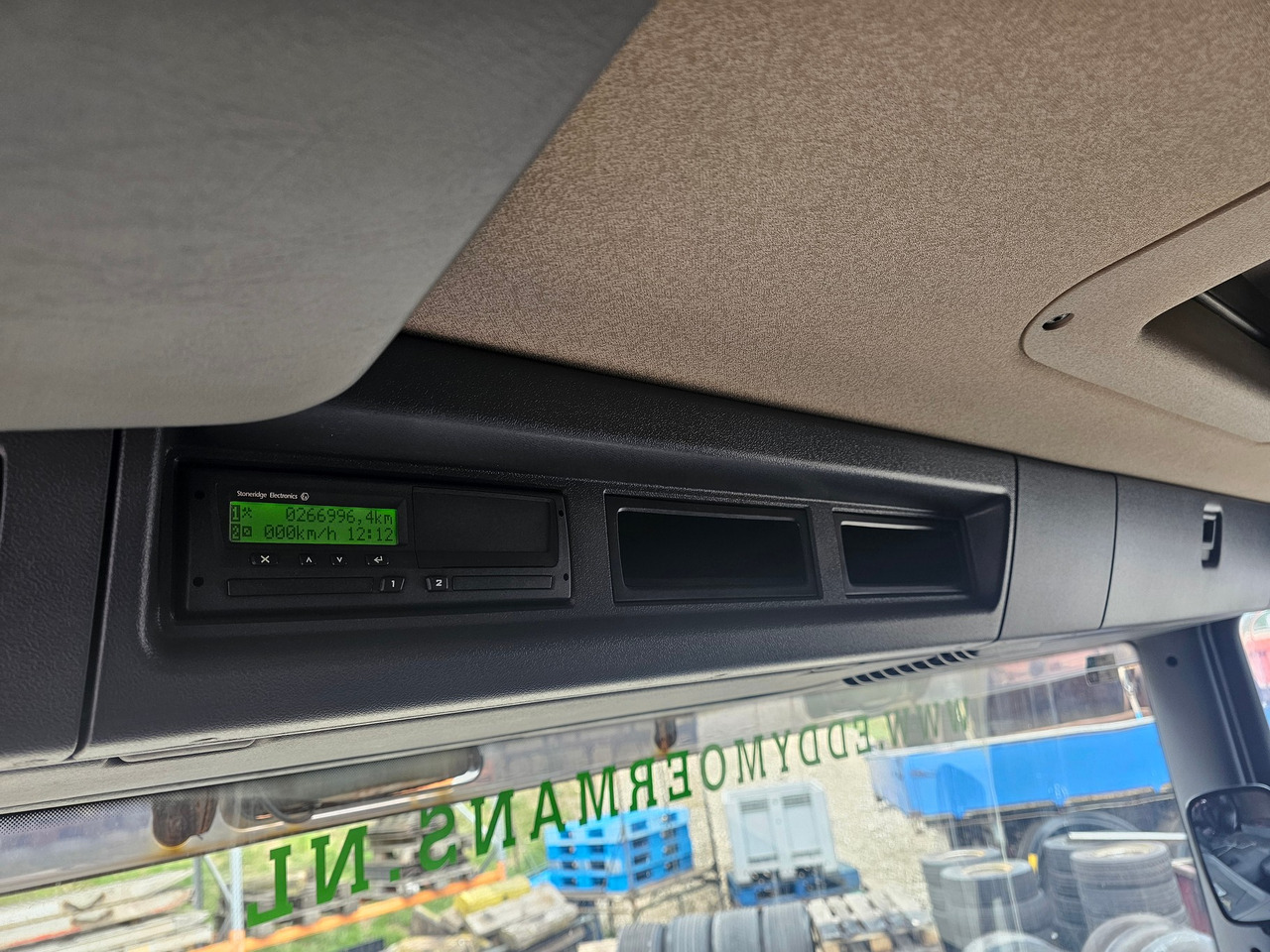 Cisternové vozidlo Scania P420 6x2*4: obrázek 10